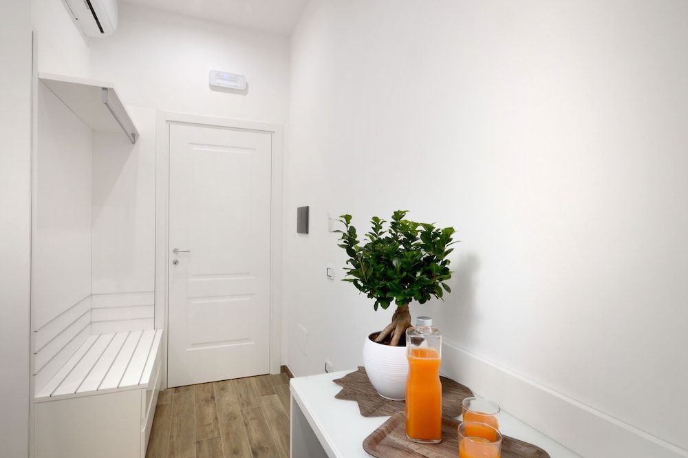 Napoliseason Rooms and Breakfast Deluxe Double Room, Ensuite, Courtyard View 35