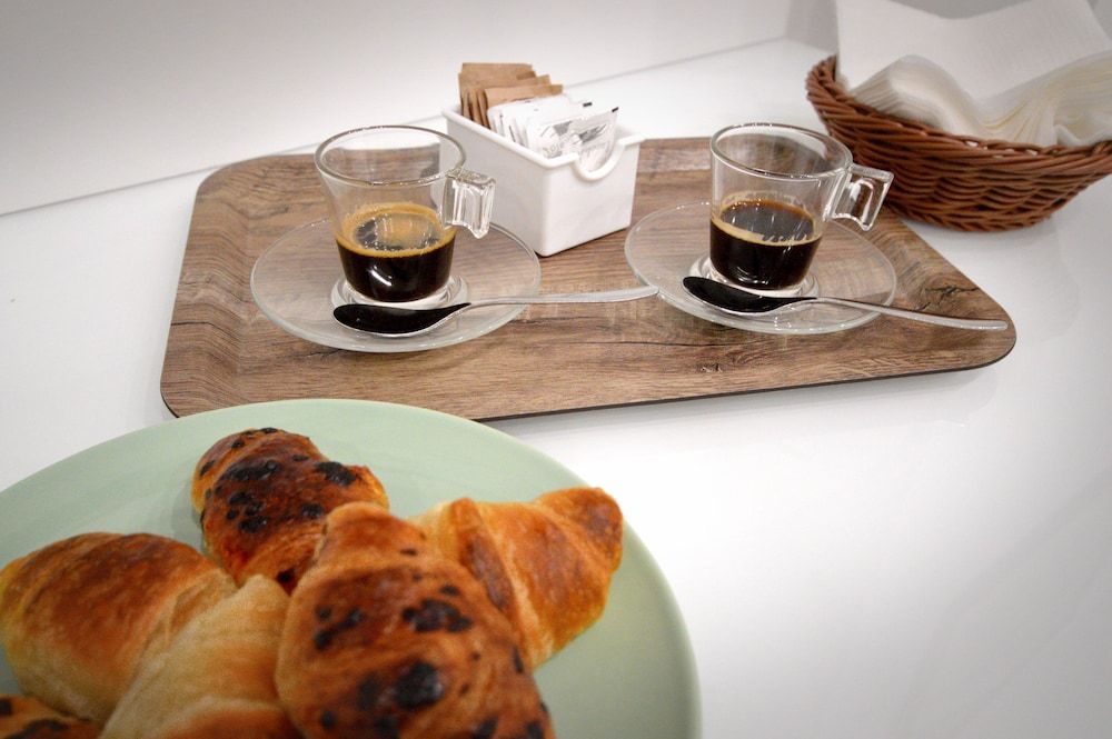 Napoliseason Rooms and Breakfast Deluxe Double Room, Ensuite, Courtyard View 32