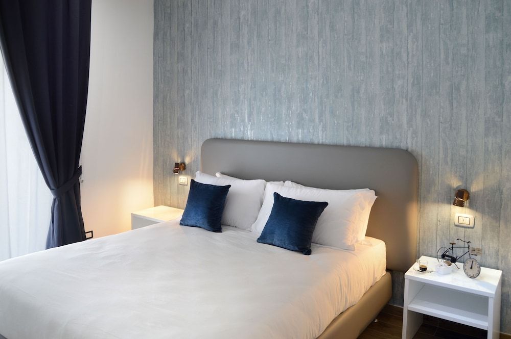 Napoliseason Rooms and Breakfast Deluxe Double Room, Ensuite, Courtyard View 16