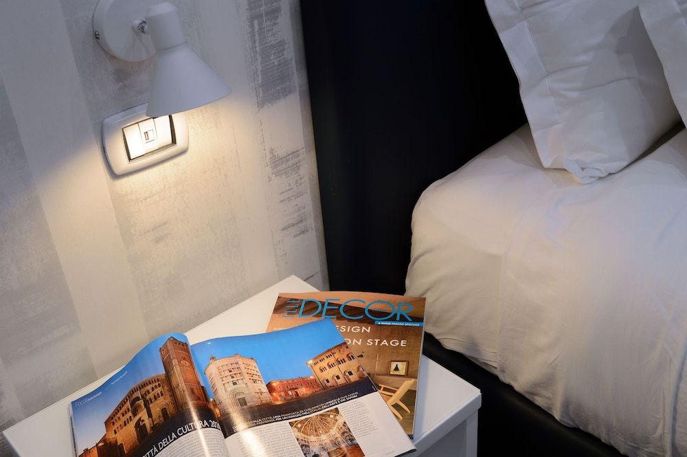 Napoliseason Rooms and Breakfast Deluxe Double Room, Ensuite, Courtyard View 18