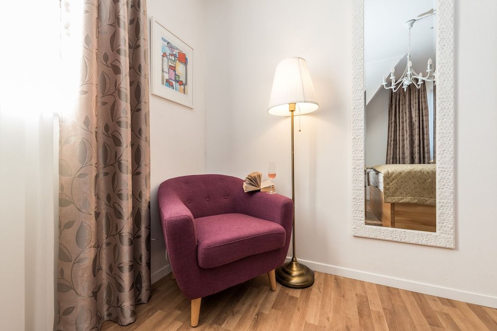 Plitvice Falls Cottage Deluxe King Room 6