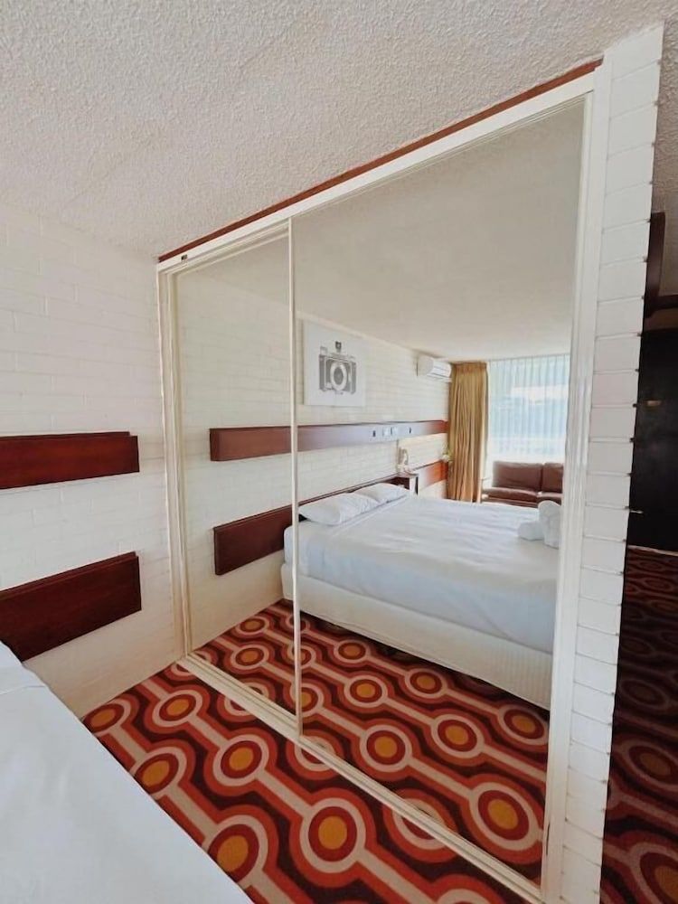 Indian Ocean Hotel Superior Poolside (non smoking) 2