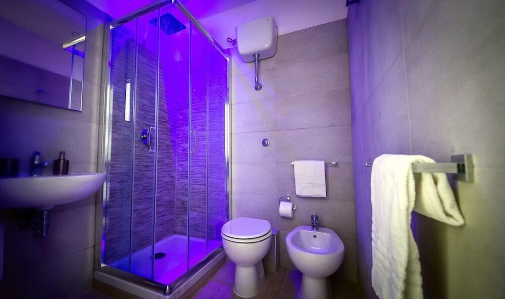 Mr. Charlie Brown Deluxe Double Room 6