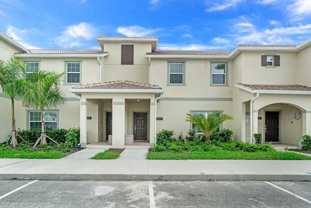 undefined Modern Townhome W/private Pool & Free Water Park! 2