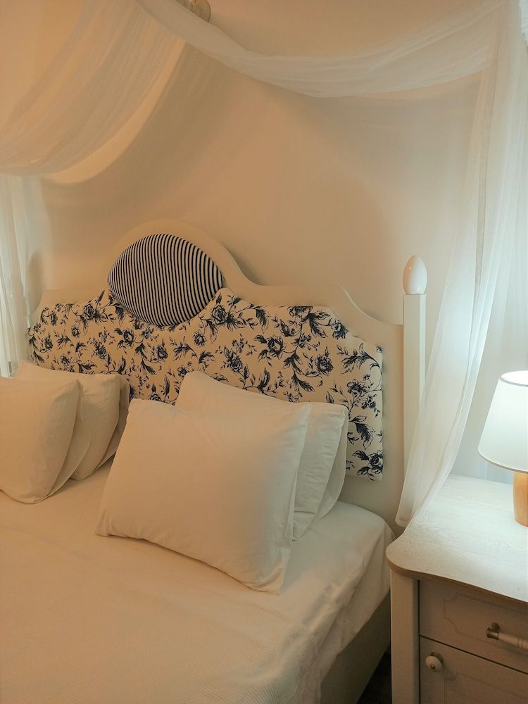 Mavi Konak Alacati Deluxe Double Room 8