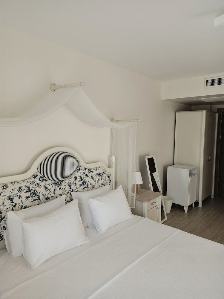 Mavi Konak Alacati Deluxe Double Room