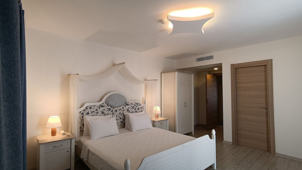 Mavi Konak Alacati Deluxe Double Room 6