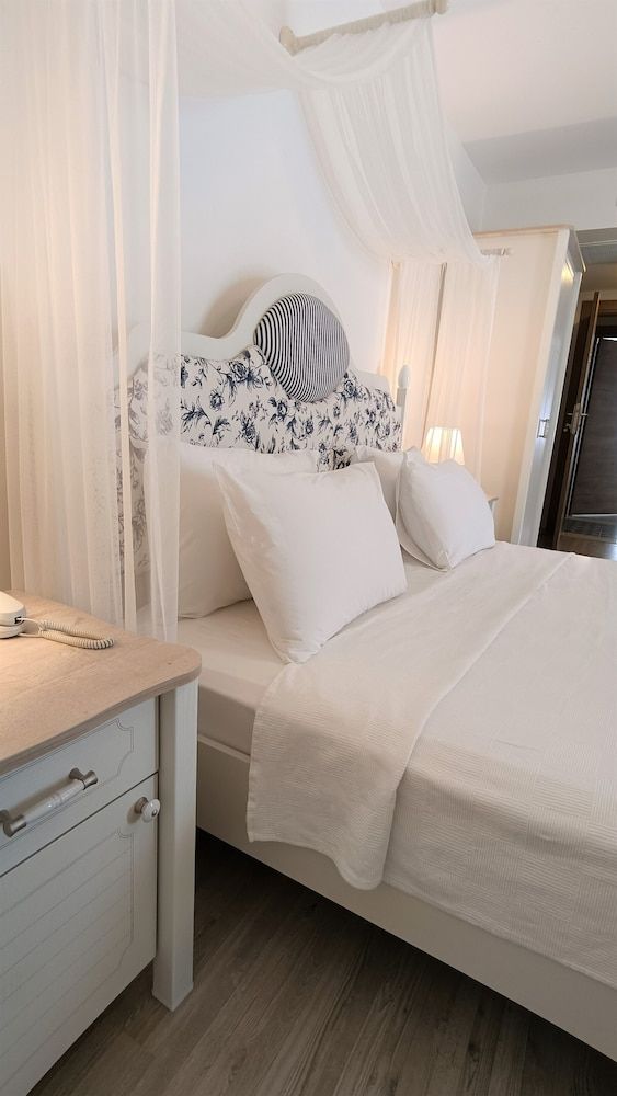 Mavi Konak Alacati Deluxe Double Room 7