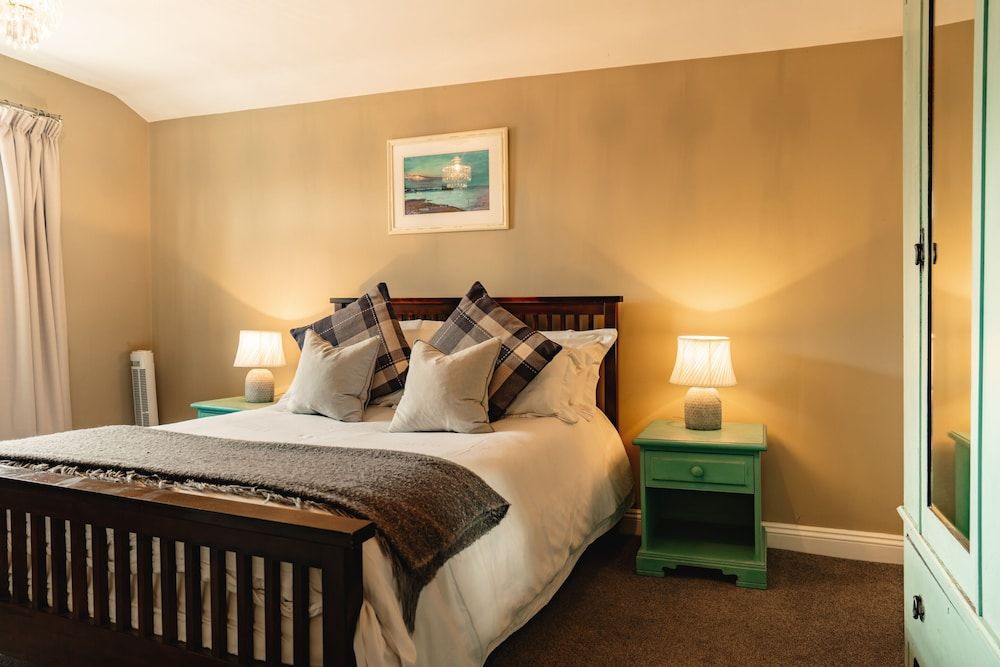 Wheatacre White Lion Deluxe Double Room, Private Bathroom 2