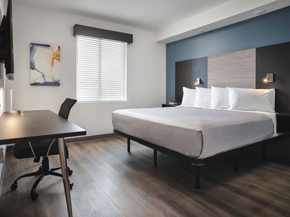 ADA King Suite