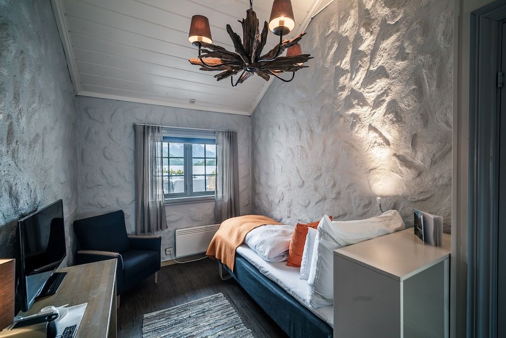 Basic Single Room
