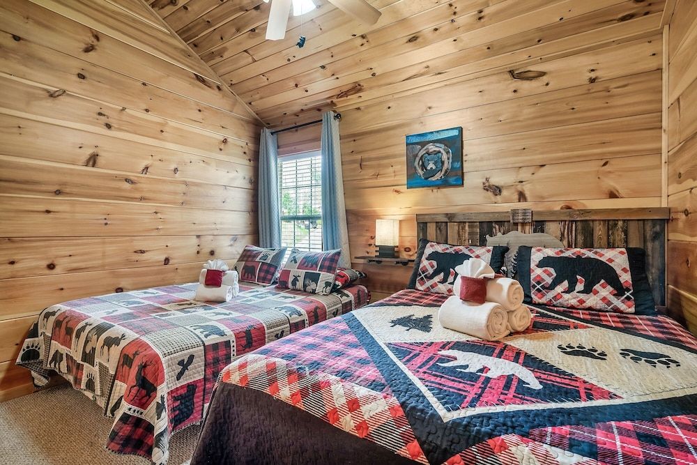 Fireflies and Moonshine Basic Cabin 6