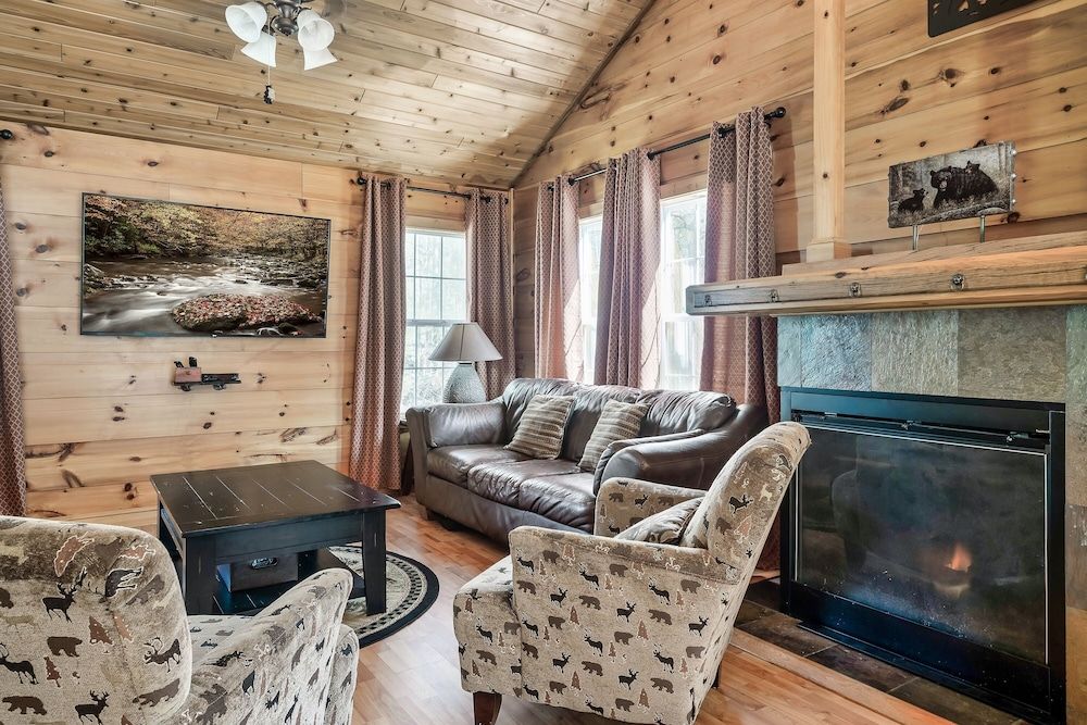 Fireflies and Moonshine Basic Cabin 12