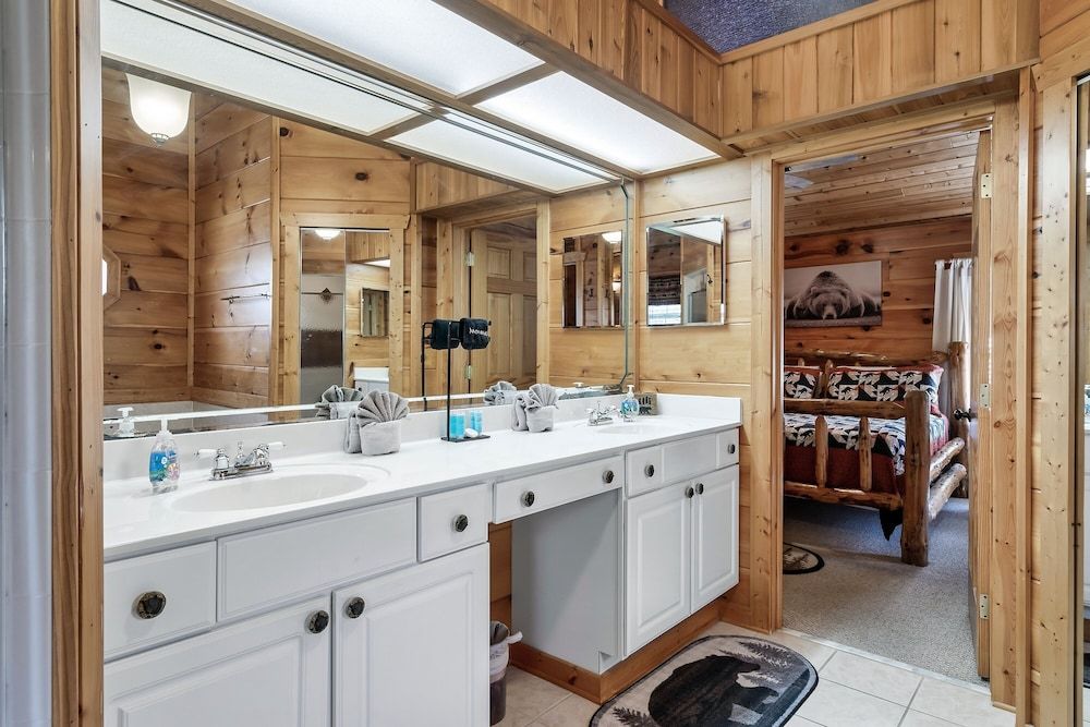 Fireflies and Moonshine Basic Cabin 15