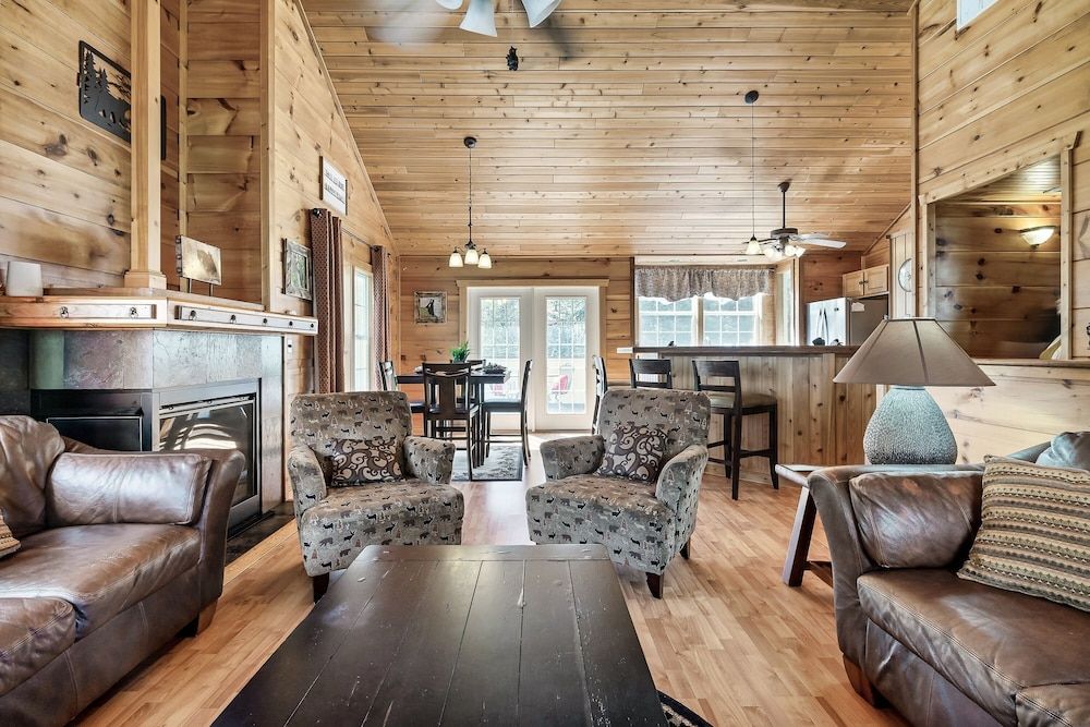 Fireflies and Moonshine Basic Cabin 11