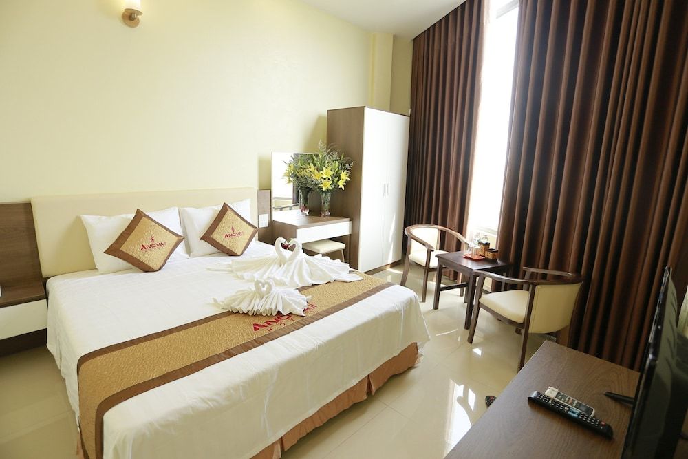 Anova 2 Hotel Deluxe Double Room 13