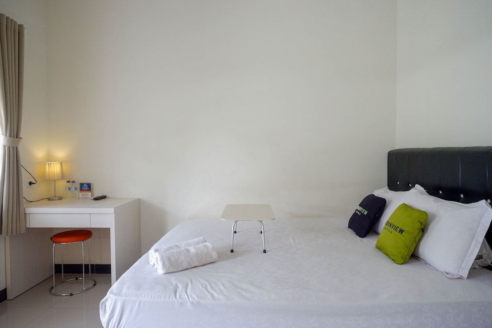 Urbanview Hotel Syariah Casa Azmya Yogyakarta Double Room 2
