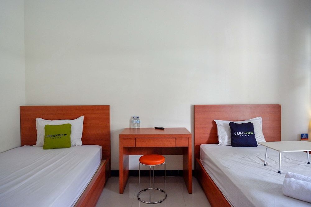 Urbanview Hotel Syariah Casa Azmya Yogyakarta Twin Room 9