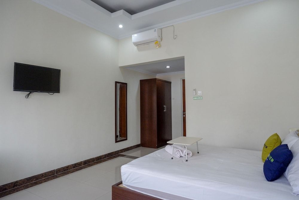 Urbanview Hotel Syariah Casa Azmya Yogyakarta Deluxe Room 12