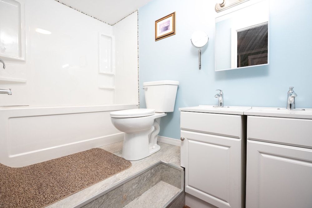 Lily's Garden Comfort Double Room, Bathtub 6