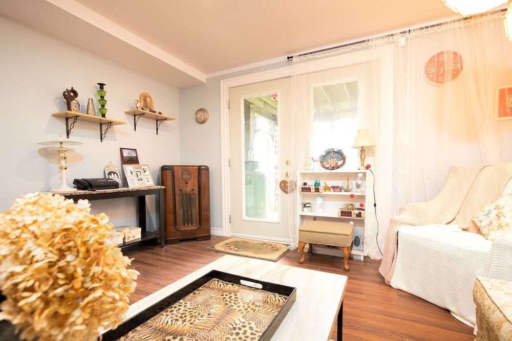 Lily's Garden Elite Double Room, 1 Queen Bed, Courtyard View (1: Rose) 6