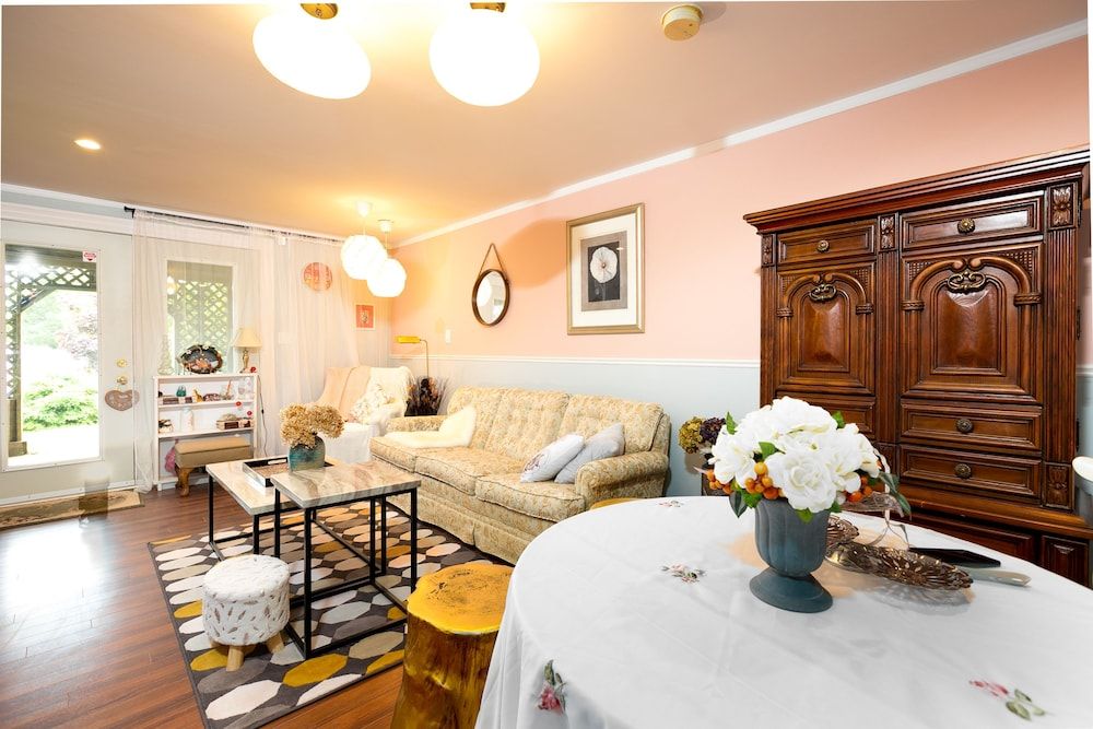 Lily's Garden Comfort Double Room, Bathtub 8