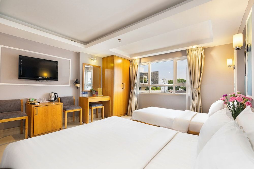 Luxury Suite, City View