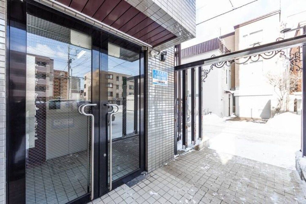 undefined Commence4 4