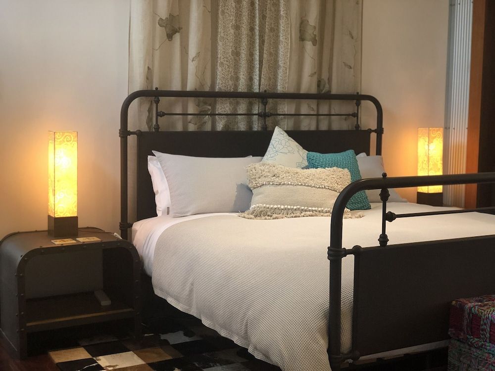 The Studio Yarra Valley Romantic Villa, 1 King Bed, Bathtub, Valley View 4