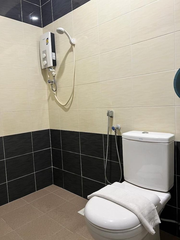 SIN LIEN HOTEL Family Quadruple Room 4