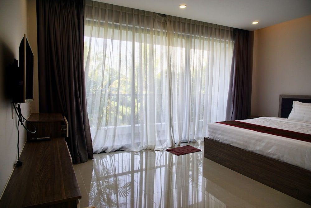 Stork Phu Quoc Homestay - Hostel 7BR Townhouse by the beach and share swimming pool 2