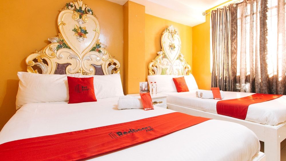 RedDoorz @ Manila Venetian Hotel Deluxe Room (Window is not Guaranteed) 4