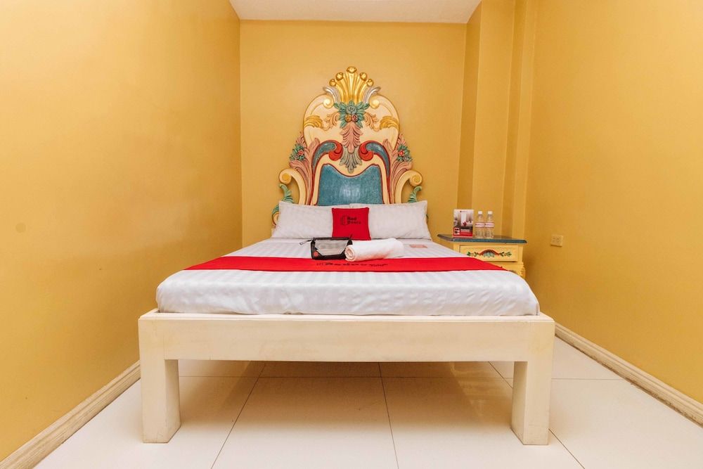 undefined RedDoorz @ Manila Venetian Hotel 7