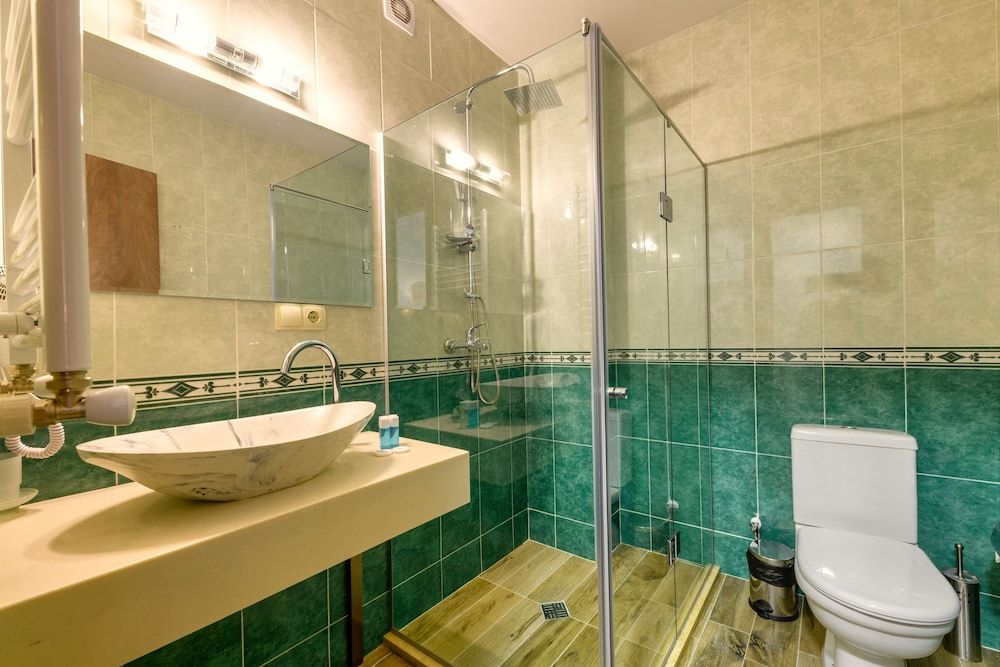 Link Hotel Tbilisi Deluxe Double Room, Balcony 4