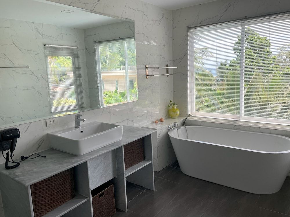 Kata Top View by Lofty 4 Bedrooms Villa 21