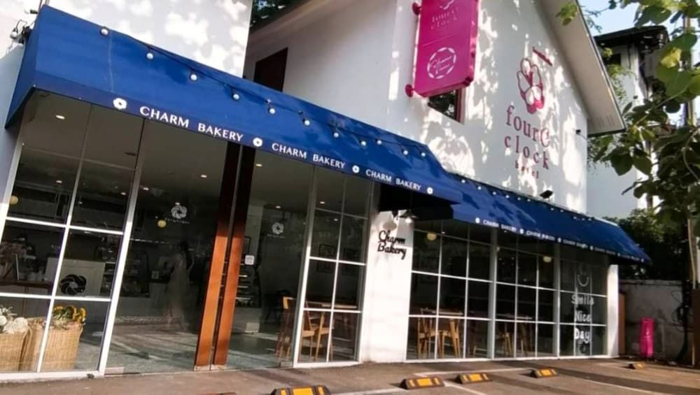 undefined Four O'clock Hotel 6