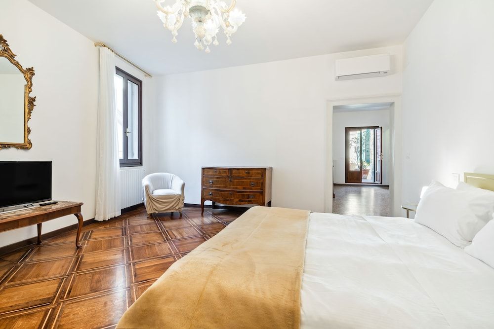 undefined Del Remer Apartment - 5mins from San Marco sq 9