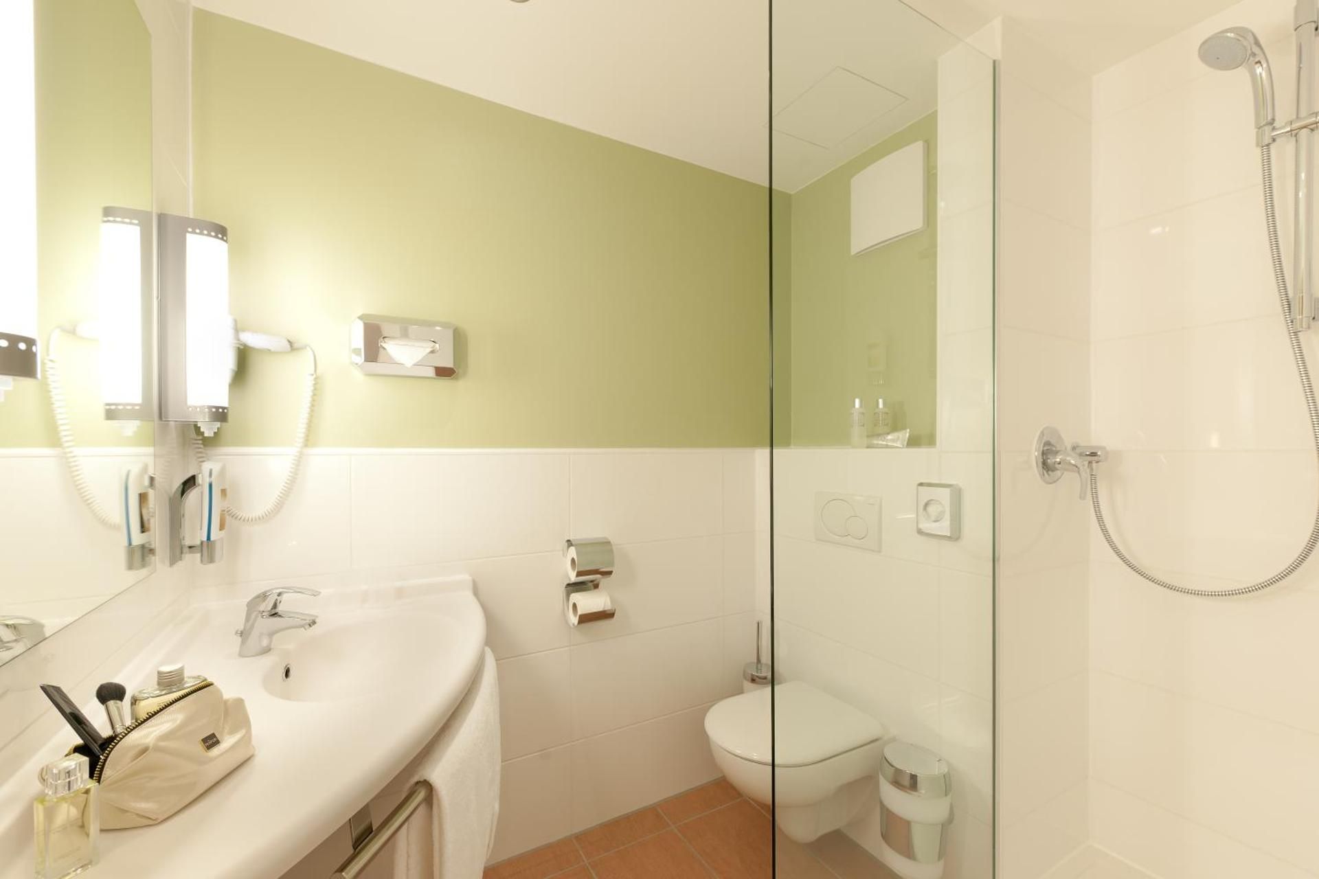 Standard Twin Bed Room