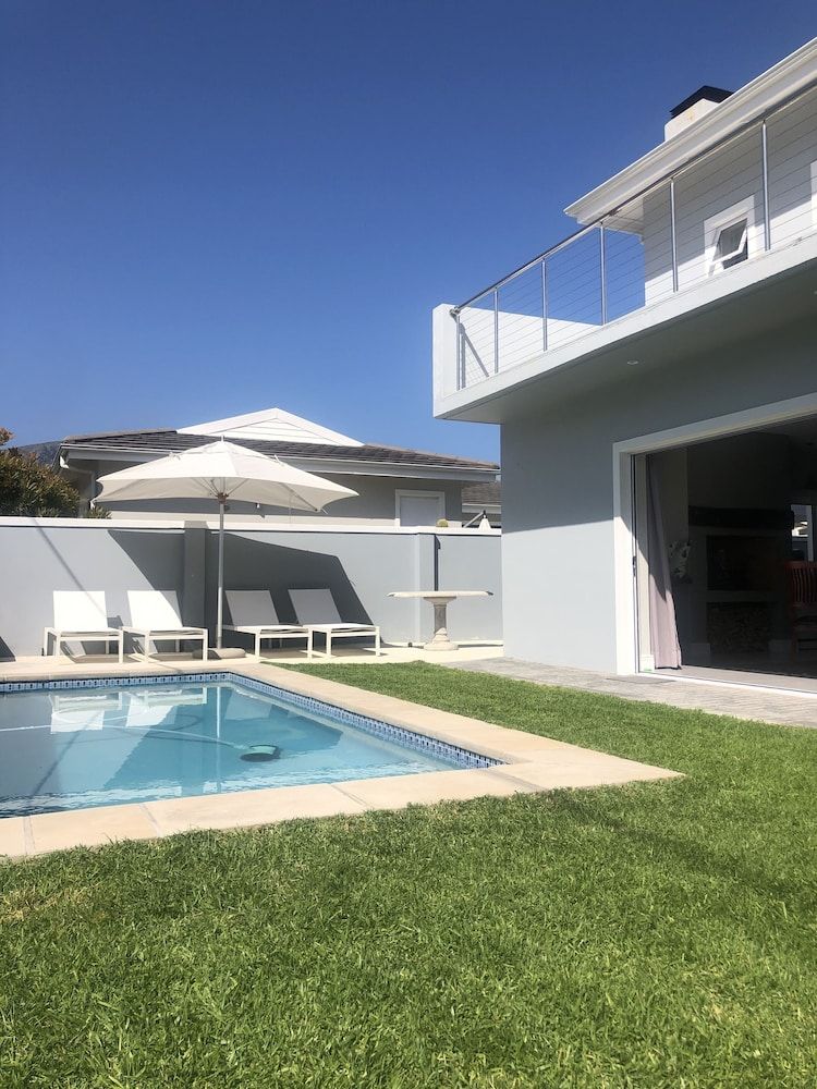 undefined The Whale on Main B&B 10