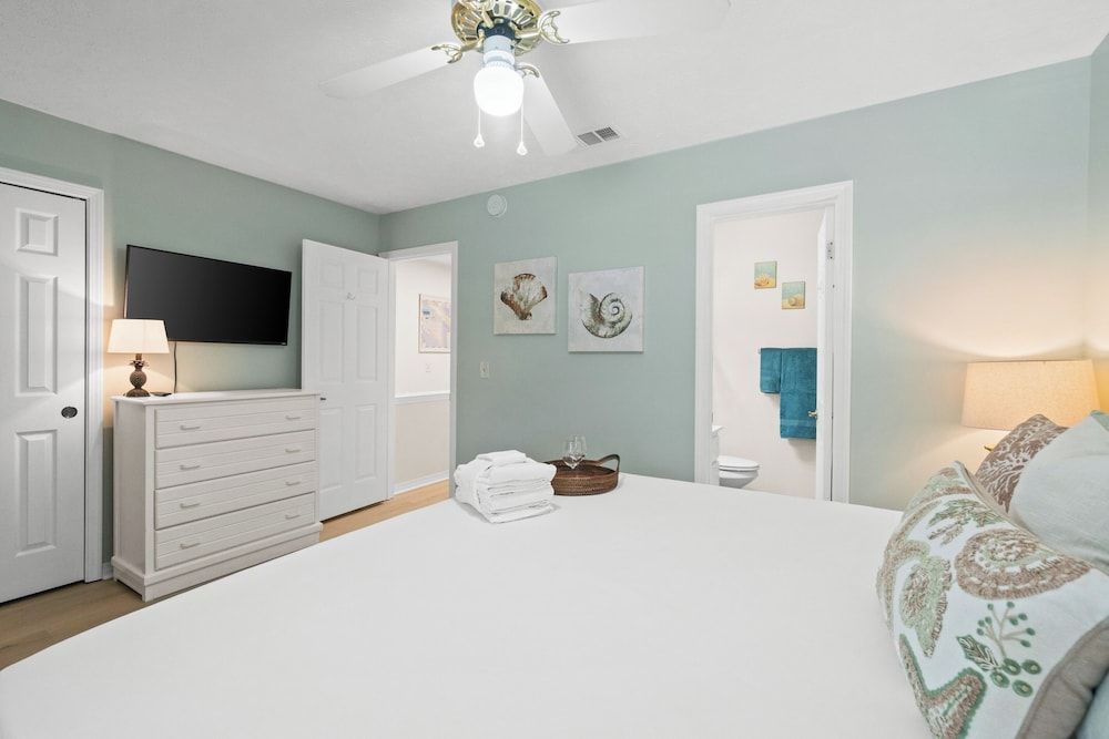 Condo, 2 Bedrooms, Pool Access (219)
