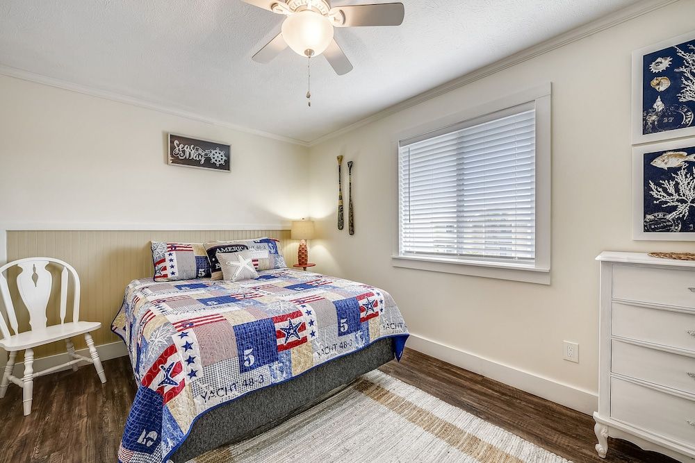 Townhome, 2 Bedrooms (170)