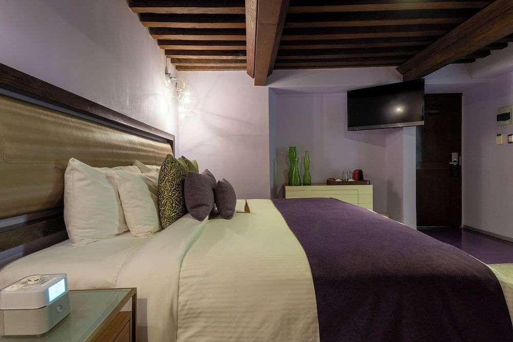 1850 Hotel Boutique Deluxe Room Aranza 4