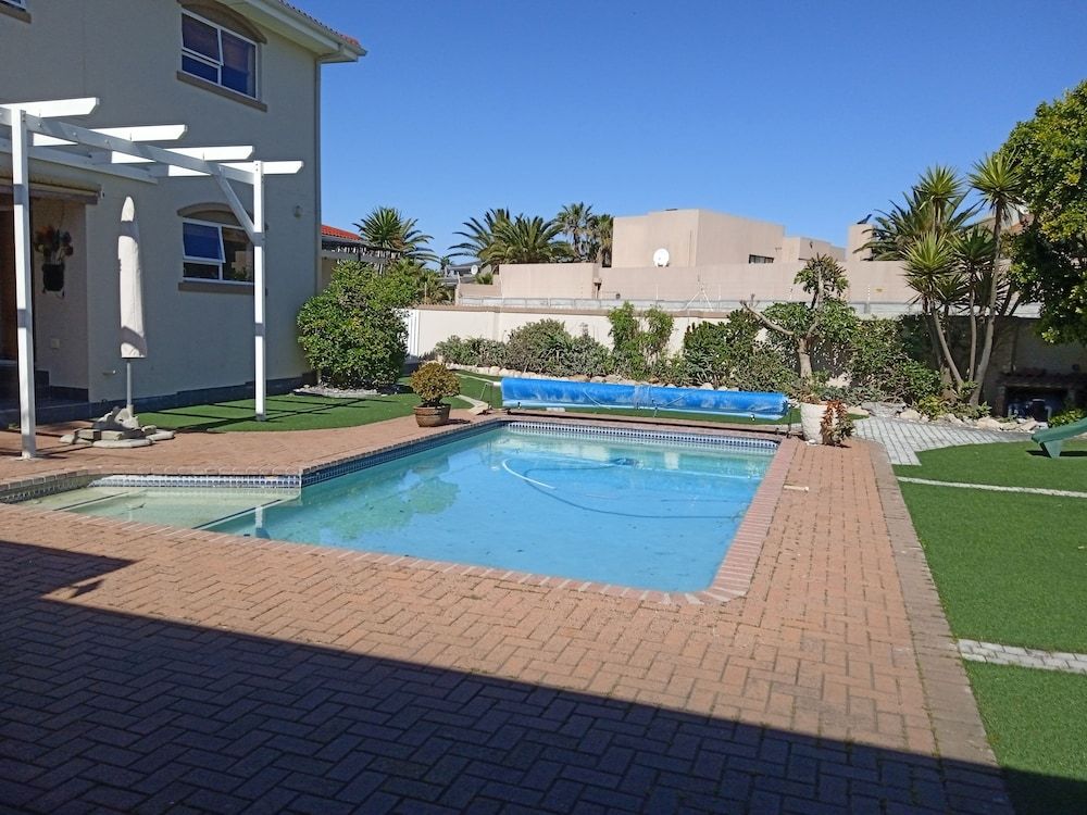 undefined Carmel Huys Lodge 9