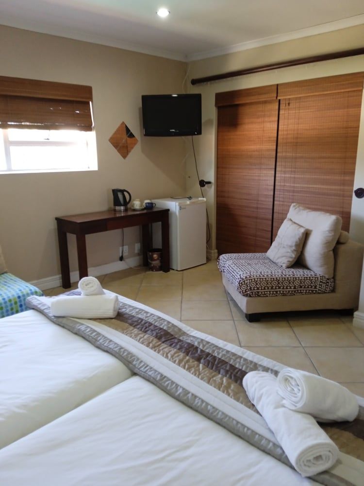 undefined Carmel Huys Lodge 3