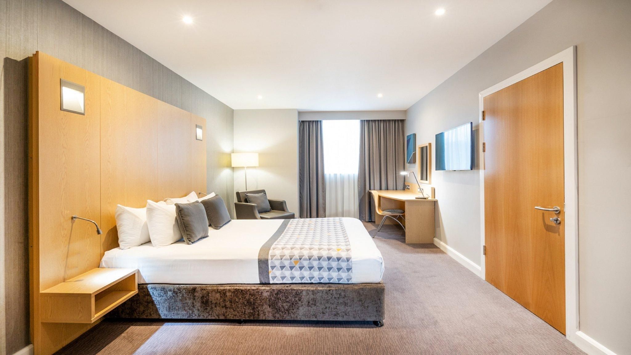 Holiday Inn London - Luton Airport by IHG 1 Double Standard Accessible