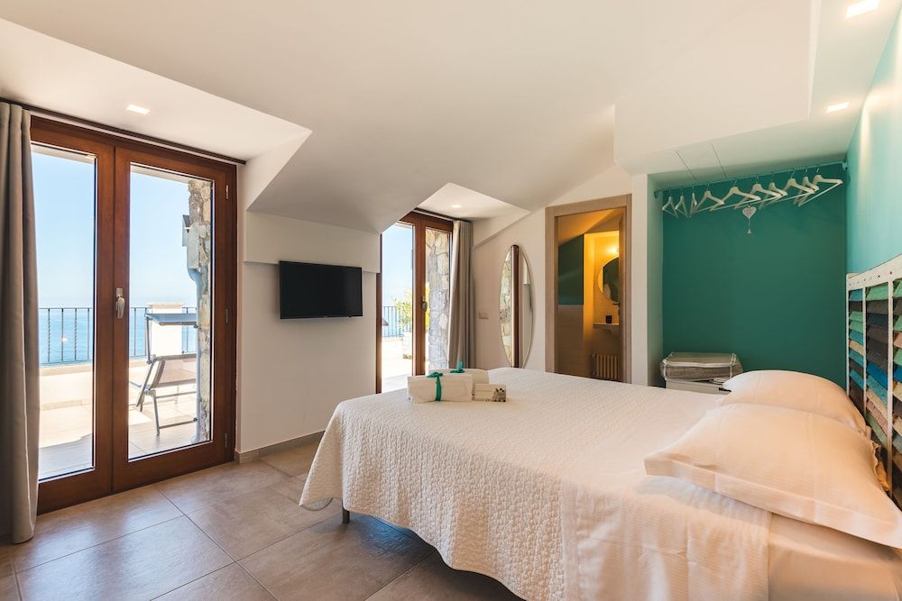 Deluxe Double Room (Ischia)