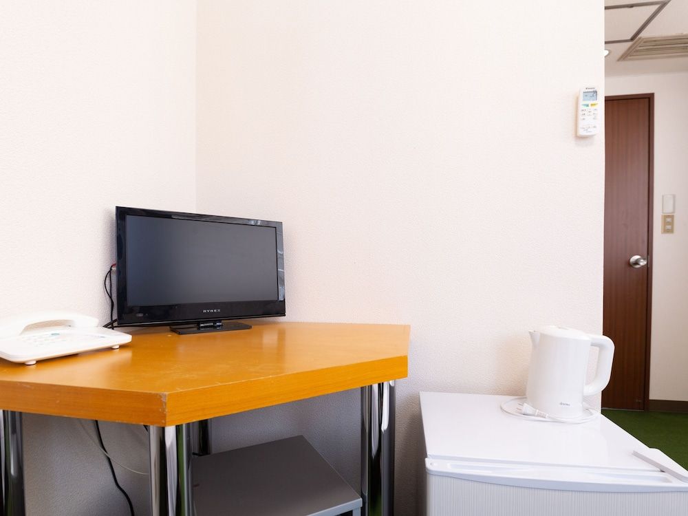 Double Room, Smoking