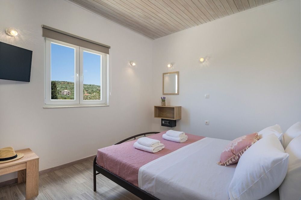 B&M Villa Sirili Villa, Private Pool 8