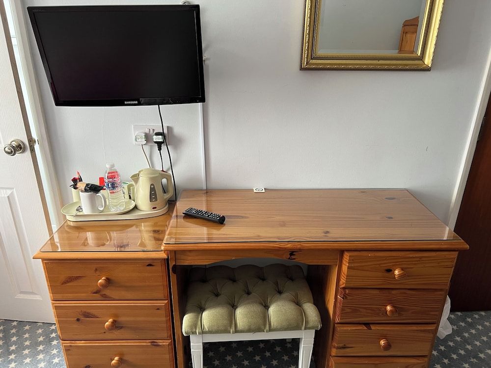 The Berry Hotel Single Room (15) 6