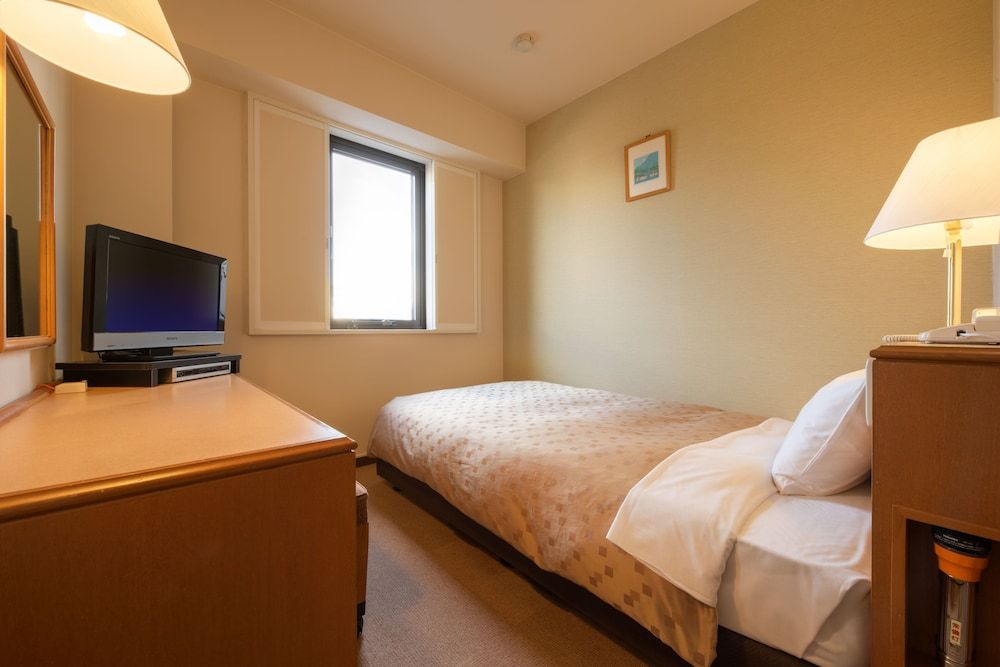Single Room, Smoking